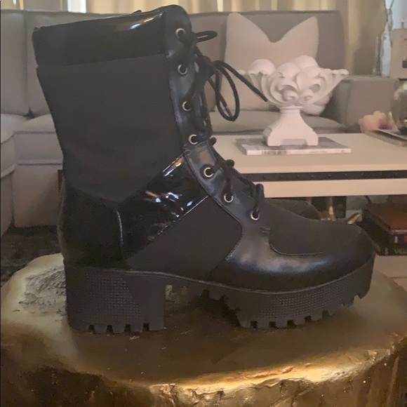Urban Outfitters Chunky Combat Boots - Picture 2 of 5